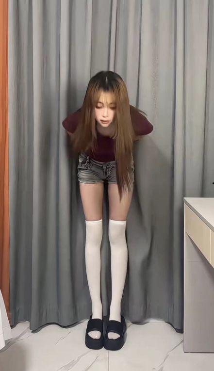 丝袜露脸对白在线视频,揭秘露脸在线视频的神秘魅力